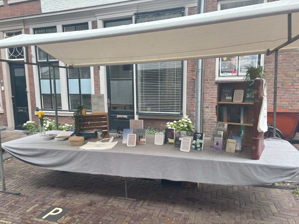 De kraam op de Dordtse Boekenmarkt